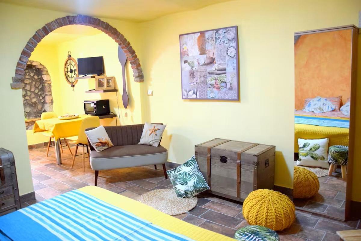 Agriturismo Su'E Lentu Боса Экстерьер фото